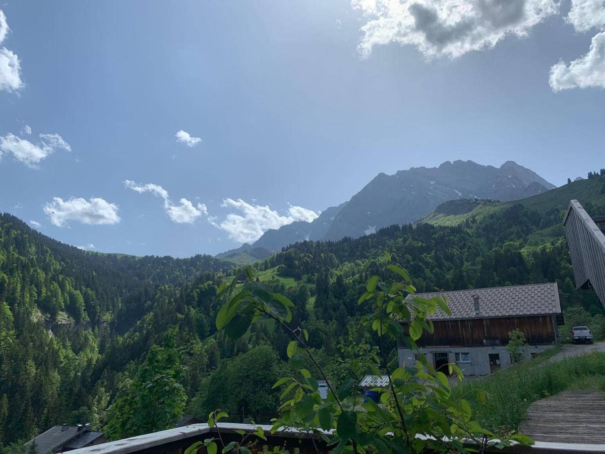 Appartement avec extérieur La Giettaz domaine skiable Megeve Combloux La Giettaz navette gratuite et télésiège à 2km Esterno foto