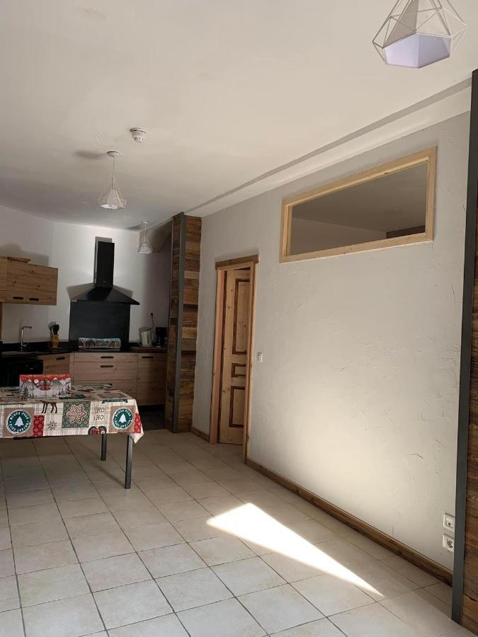 Appartement avec extérieur La Giettaz domaine skiable Megeve Combloux La Giettaz navette gratuite et télésiège à 2km Esterno foto