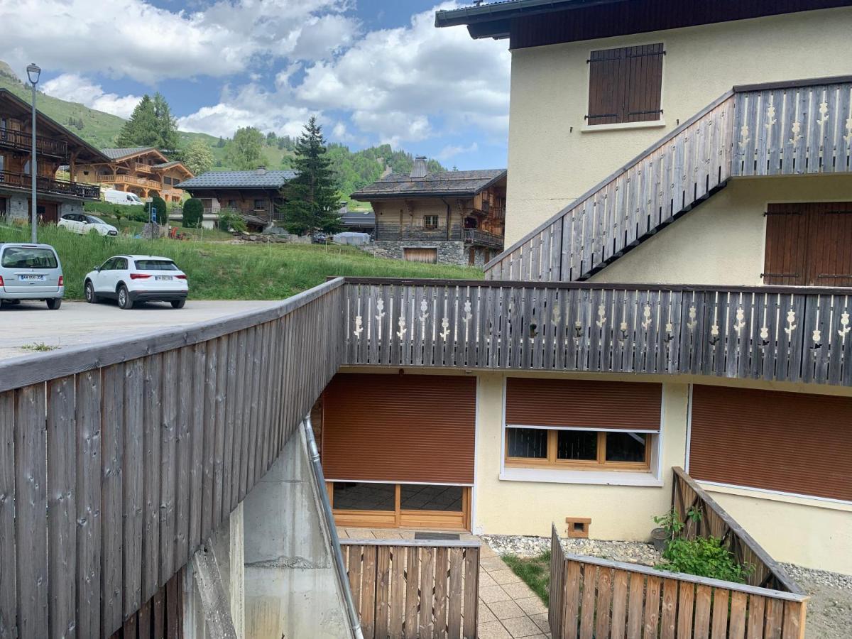 Appartement avec extérieur La Giettaz domaine skiable Megeve Combloux La Giettaz navette gratuite et télésiège à 2km Esterno foto