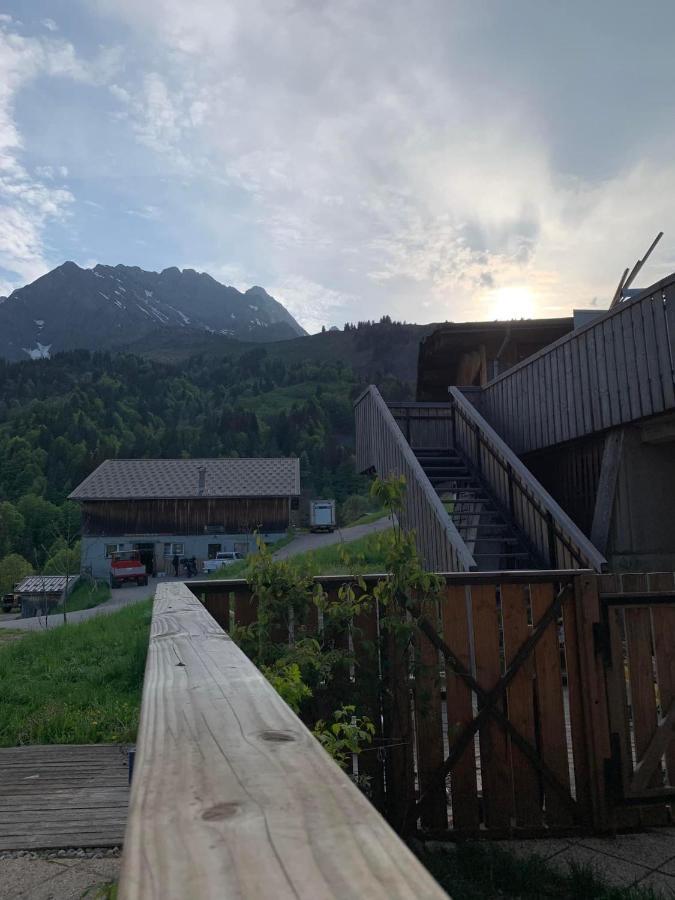 Appartement avec extérieur La Giettaz domaine skiable Megeve Combloux La Giettaz navette gratuite et télésiège à 2km Esterno foto